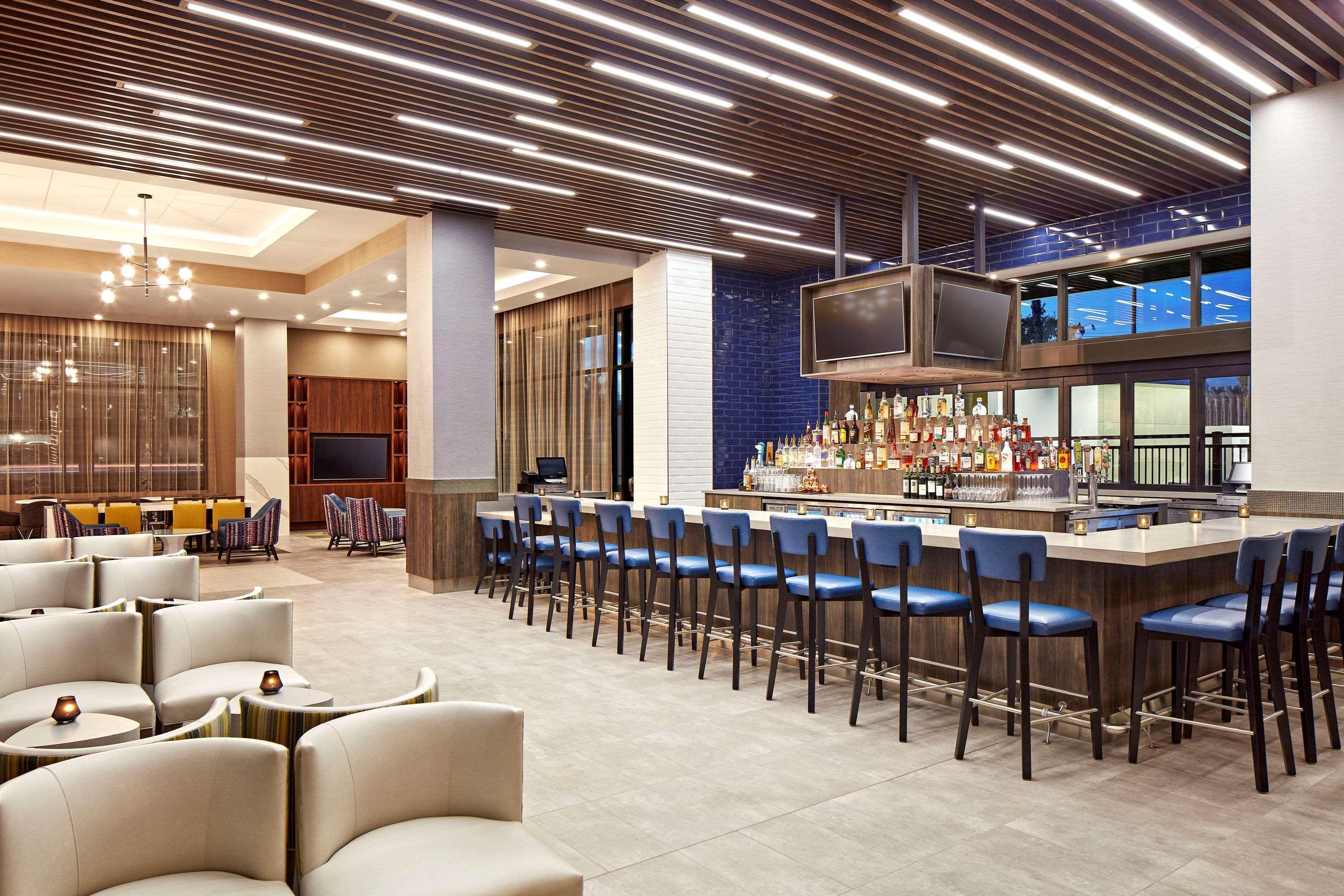 Cambria Hotel & Suites Anaheim Resort Area Bagian luar foto