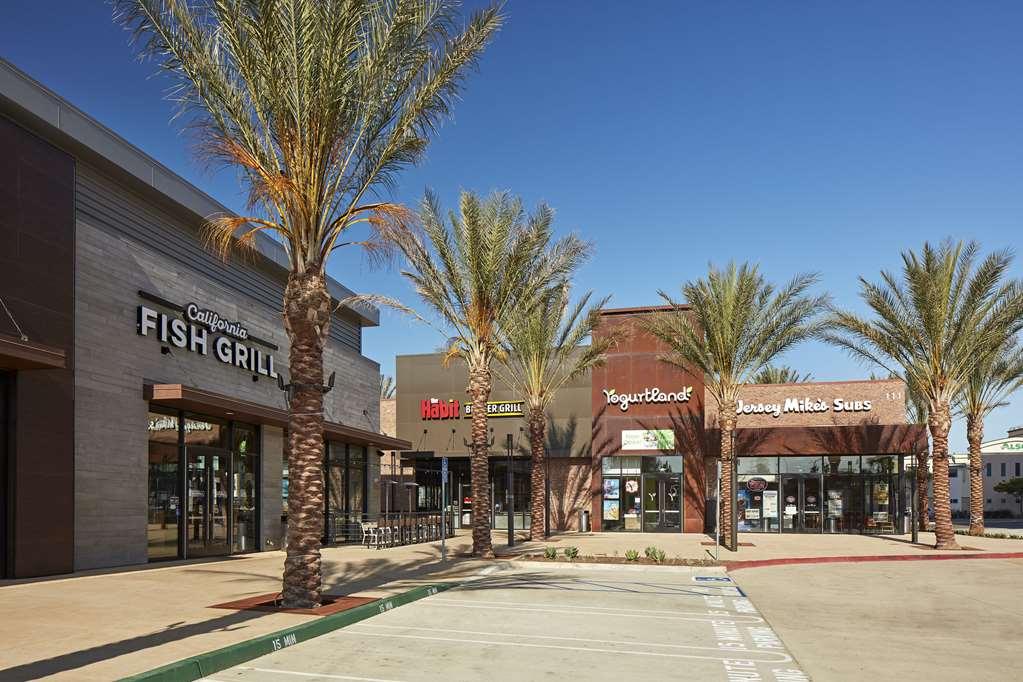 Cambria Hotel & Suites Anaheim Resort Area Bagian luar foto